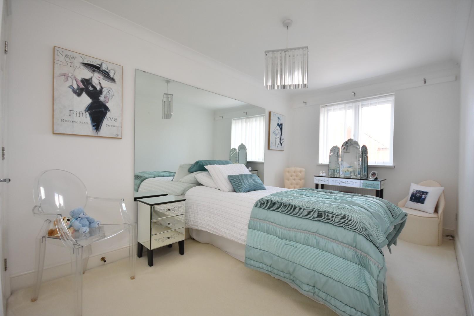 11 The Grange, Baroness Place, Penarth, CF64 3UW